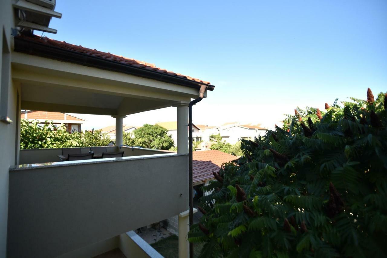 Armando Apartmán *